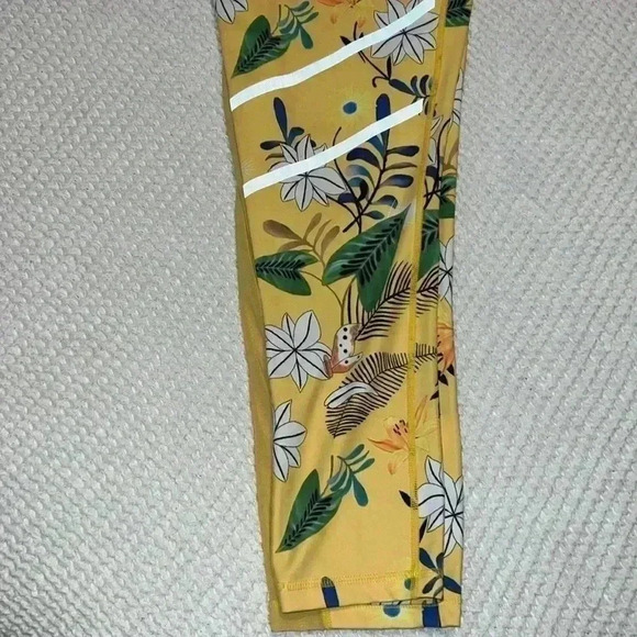 Zyia Active Yellow Floral Print Leggings G10 - Picture 4 of 5